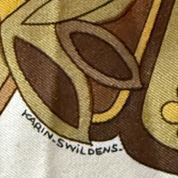 Hermes Carre 90 Cendrillon Silk Scarf. Brown, Gold, Green. - Picture 9 of 9